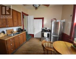 Family room - 193 Oak Street, Bonnechere Valley, ON K0J1T0 Photo 8