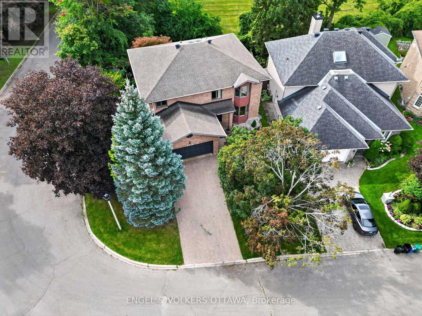 2106 LAMIRA STREET - Image 37