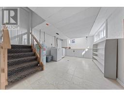 2000 Norway Crescent, Ottawa, ON K1H5N7 Photo 31