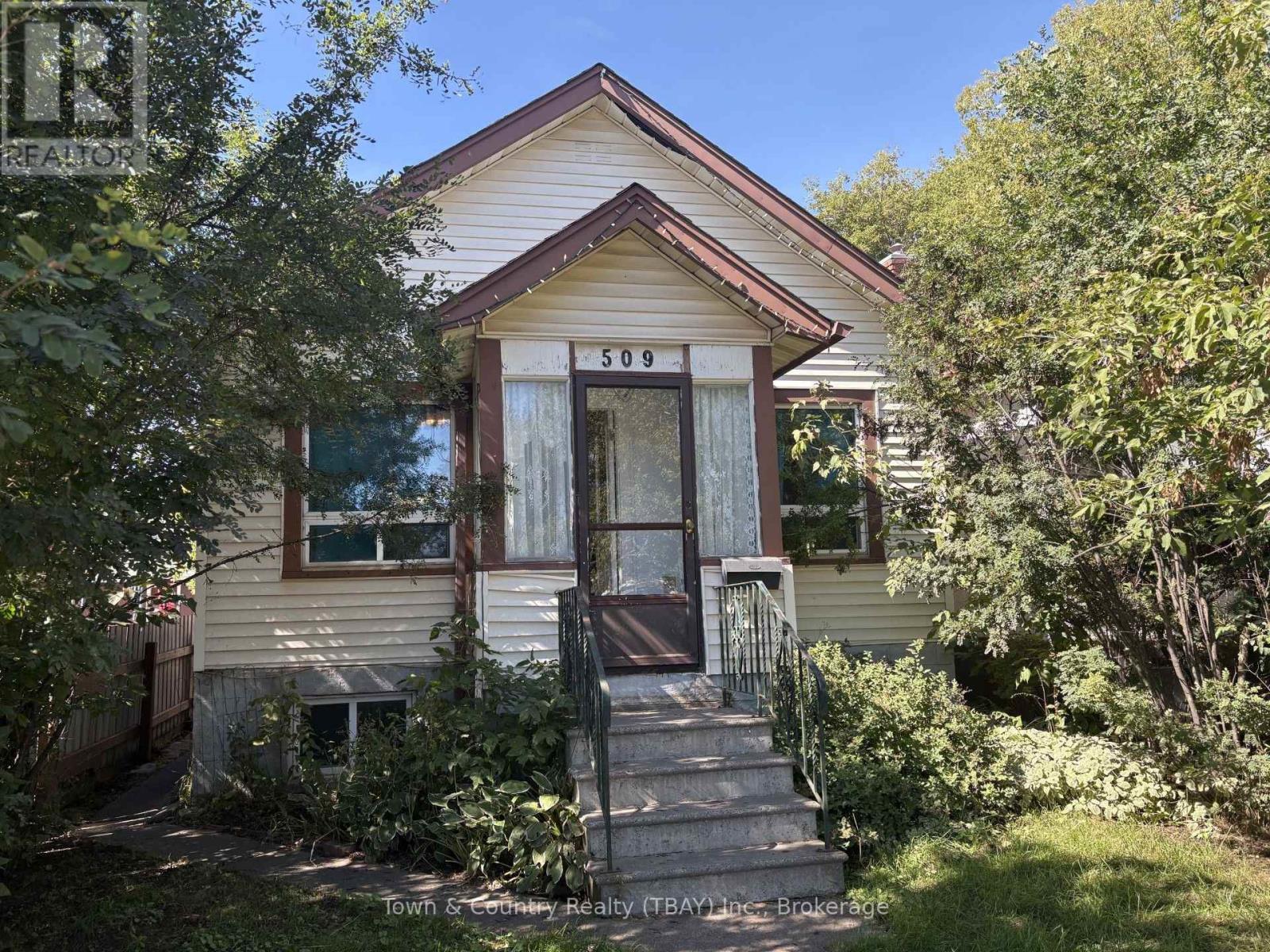 509 MAY STREET N