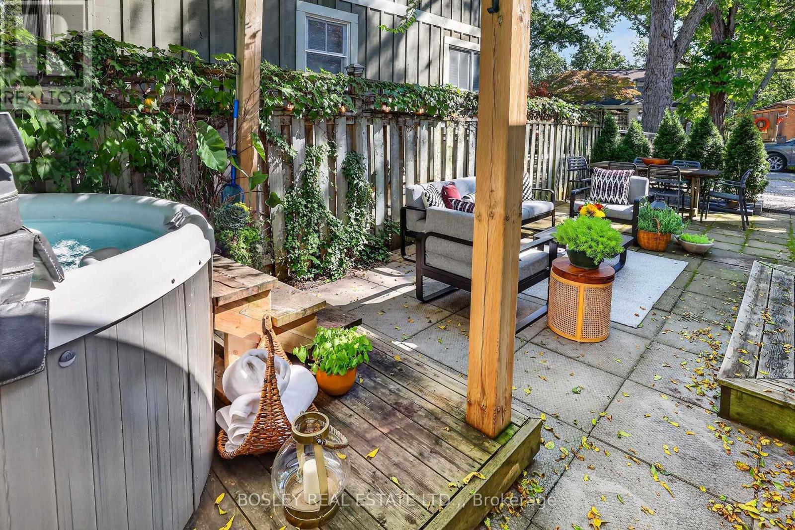 5 LUTHER AVENUE - 35