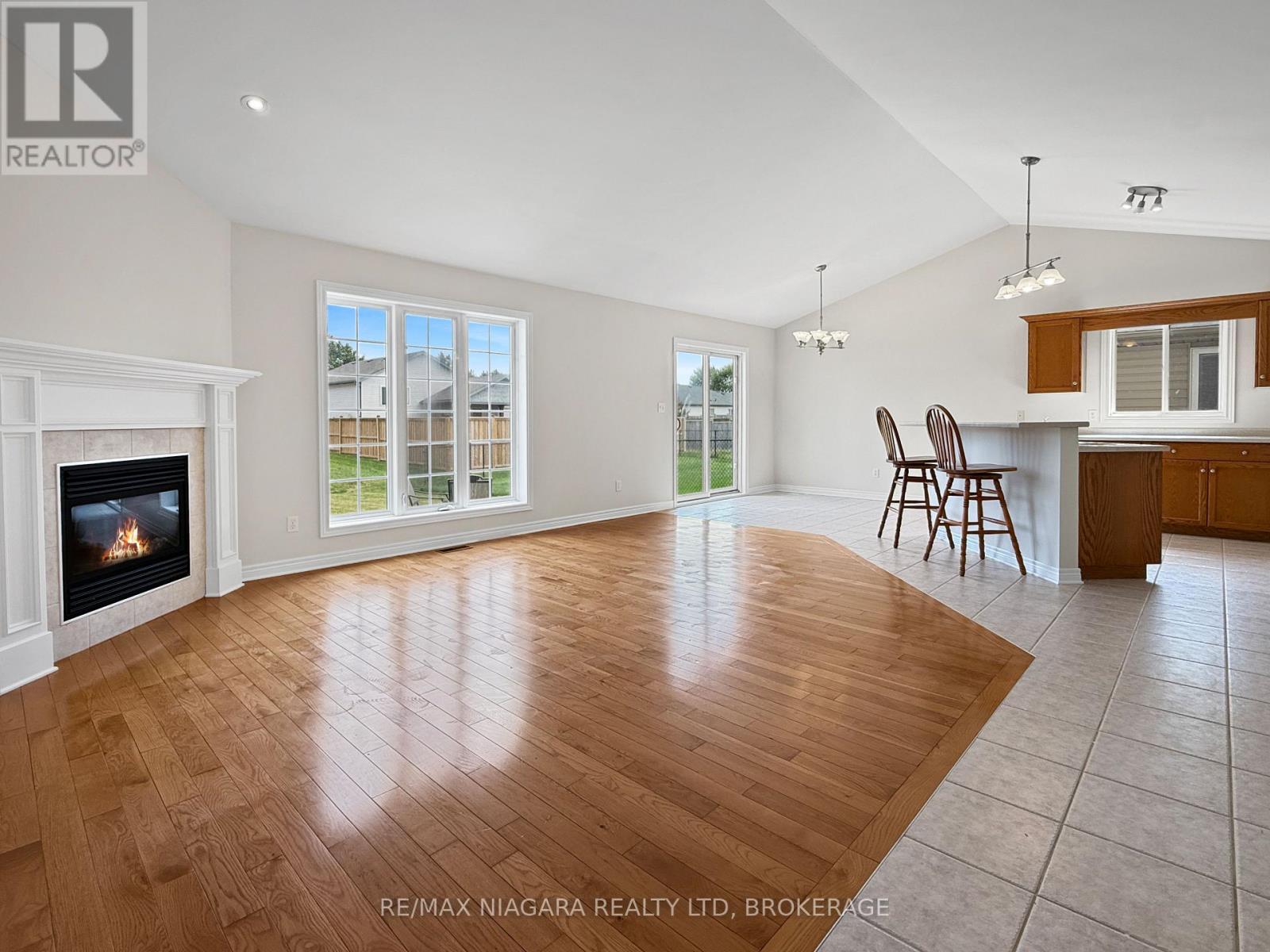 354 LOUISA STREET - 5