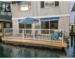 Kitchen - Fh7 445 Head St, Esquimalt, BC V9A5S1 Photo 8