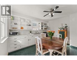 2578 George, Windsor, ON N8W4M7 Photo 11
