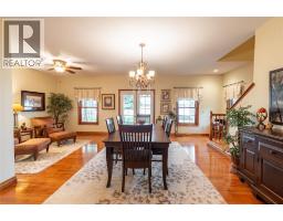 5pc Ensuite bath - 3079 St. Clair Parkway, Sombra, ON N0P2H0 Photo 9