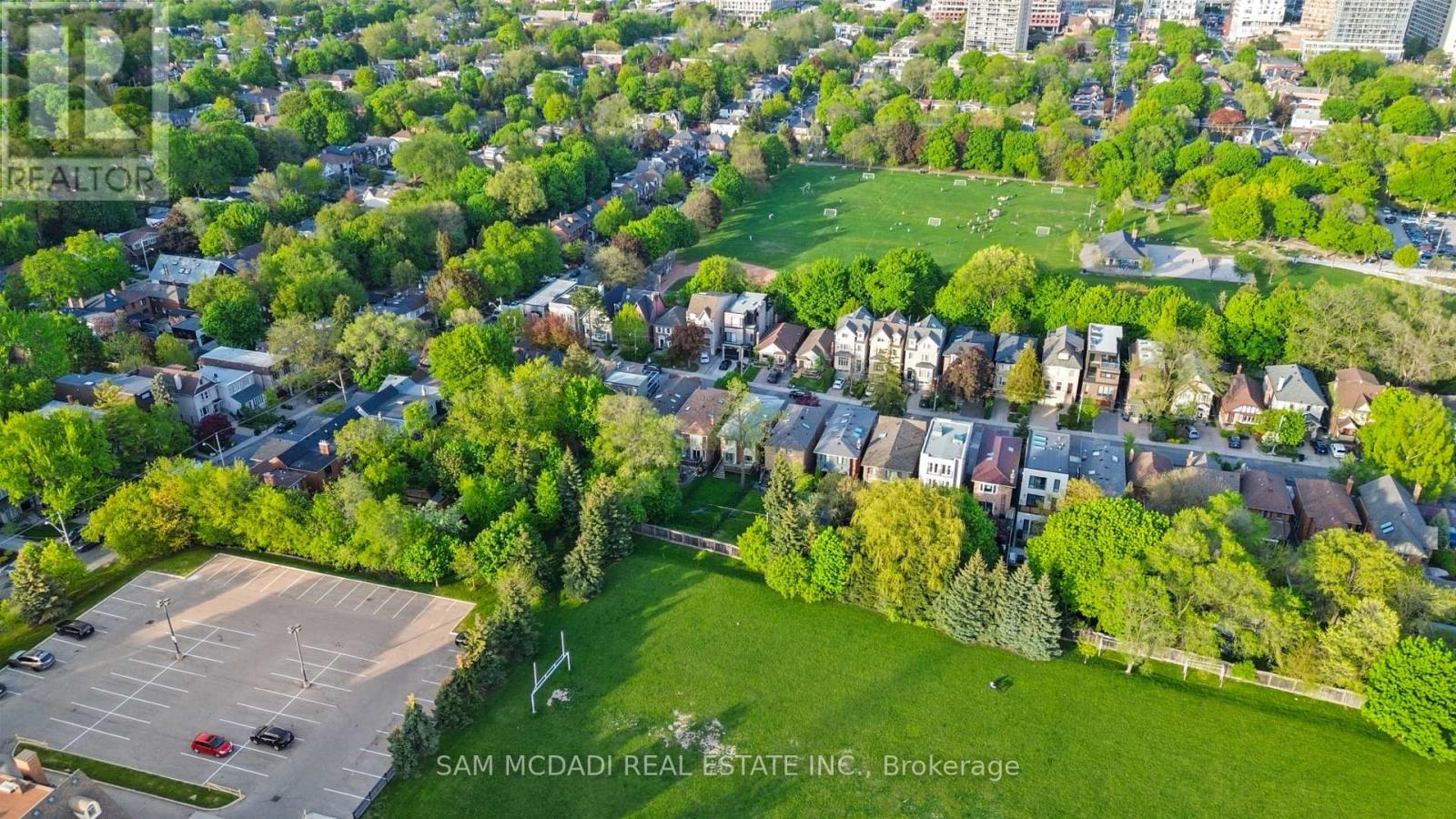690 ORIOLE PARKWAY - Image 40