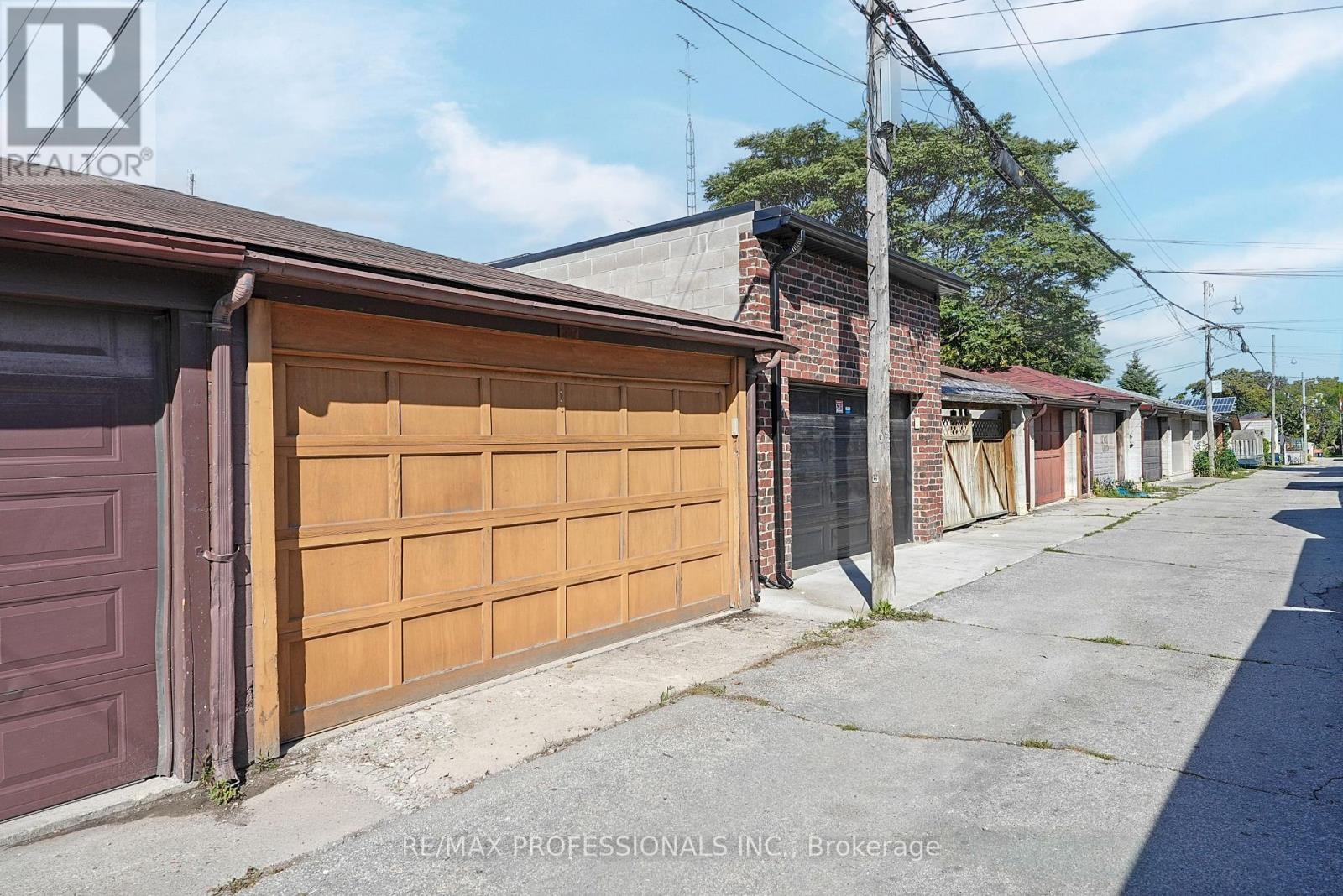 227 MONTROSE AVENUE - 49