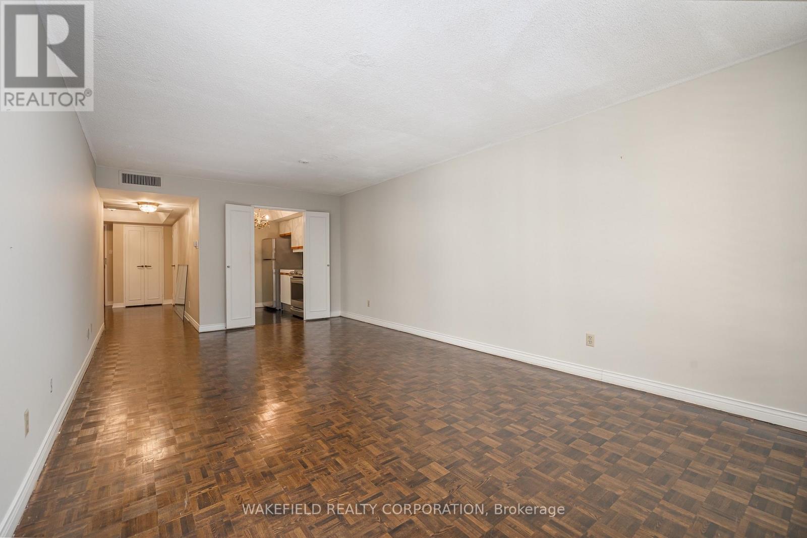 #505 61 ST CLAIR AVENUE W - 16