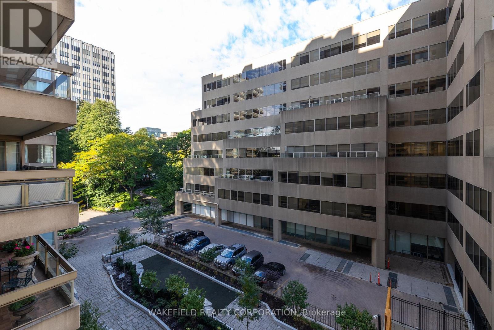 #505 61 ST CLAIR AVENUE W - 19