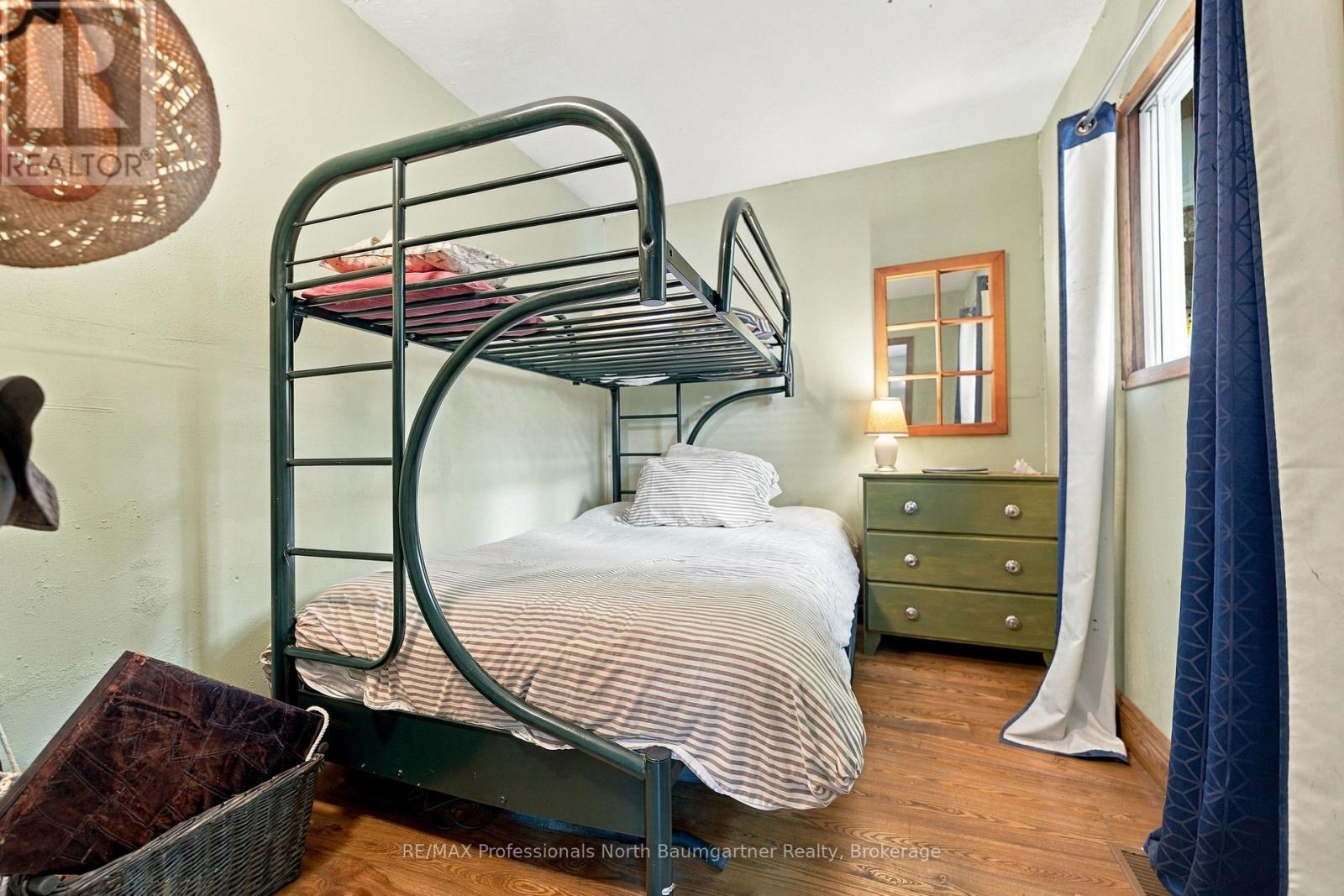 1247 ENGLISH CIRCLE - Image 16