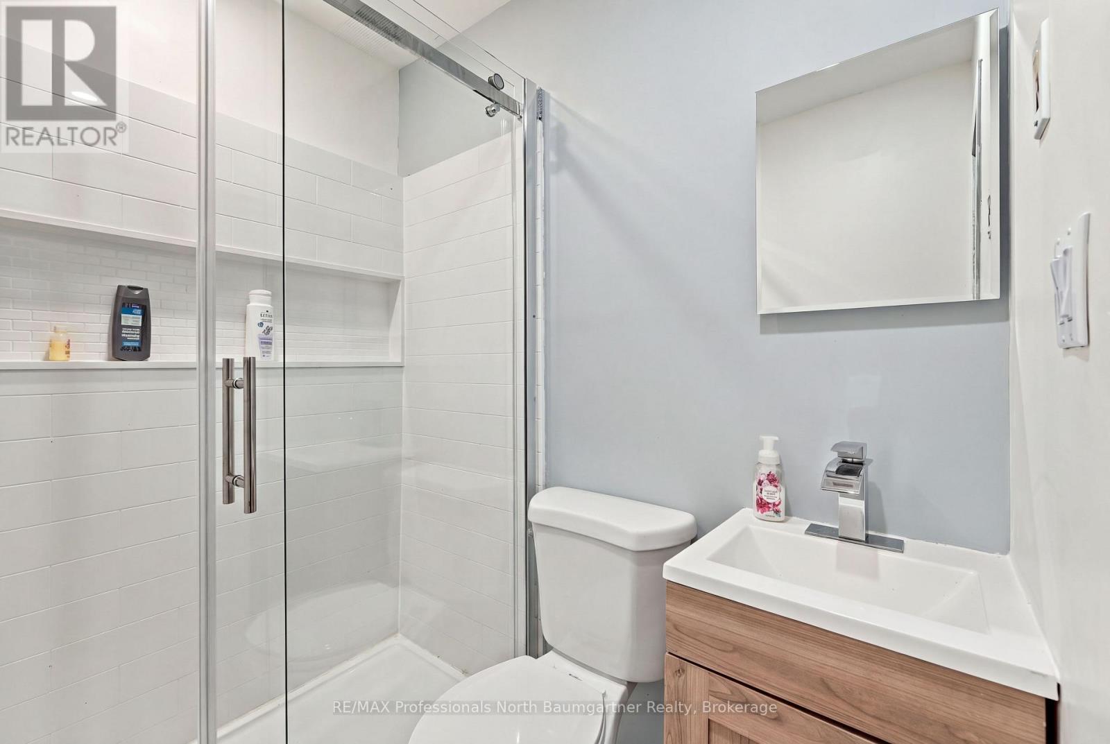 1247 ENGLISH CIRCLE - Image 17