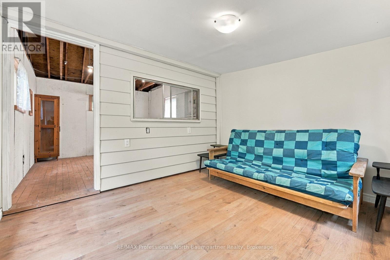 1247 ENGLISH CIRCLE - Image 25