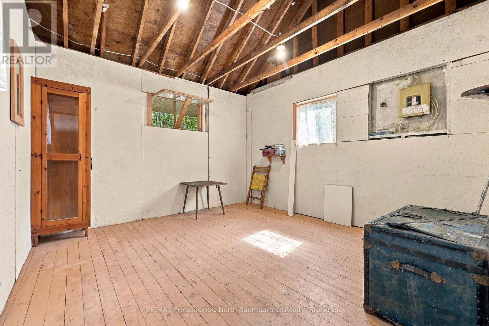 1247 ENGLISH CIRCLE - Image 27