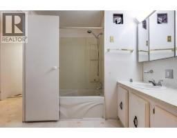 382 Belanca Crescent Sw, Medicine Hat, AB T1A7A1 Photo 29