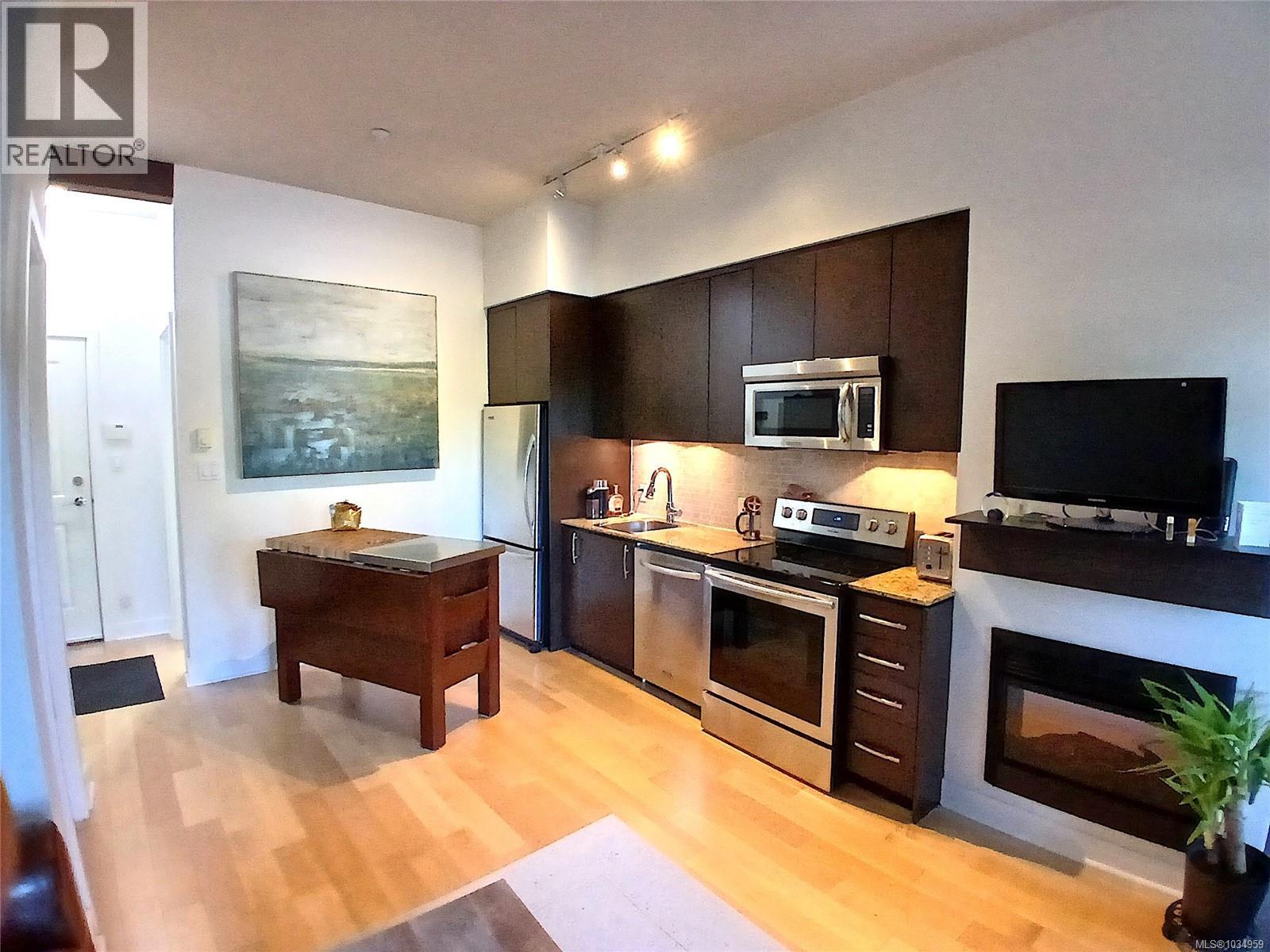 #119 1395 Bear Mountain Parkway, Langford, British Columbia, V9B0E1, Langford, British Columbia — photo 3 of 5