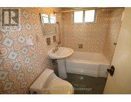 9 Benalto Road, Toronto, ON M6A2R7 Photo 40