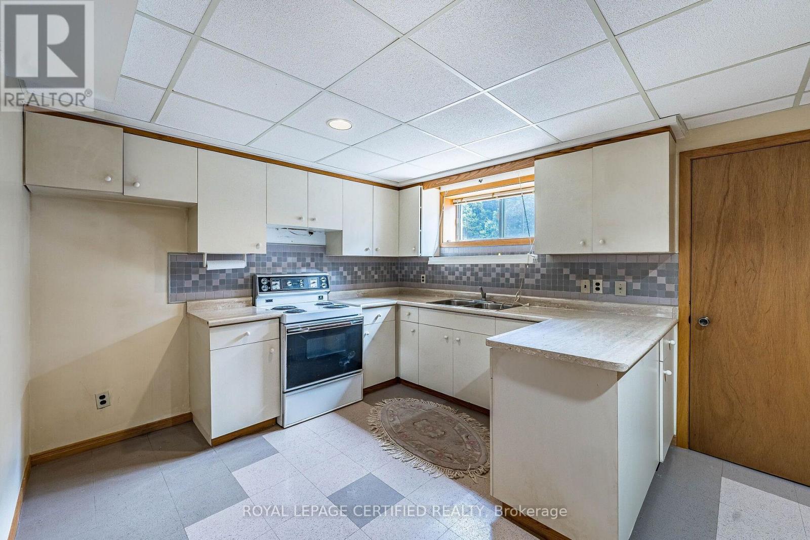 1554 GOLDMAR DRIVE - 40