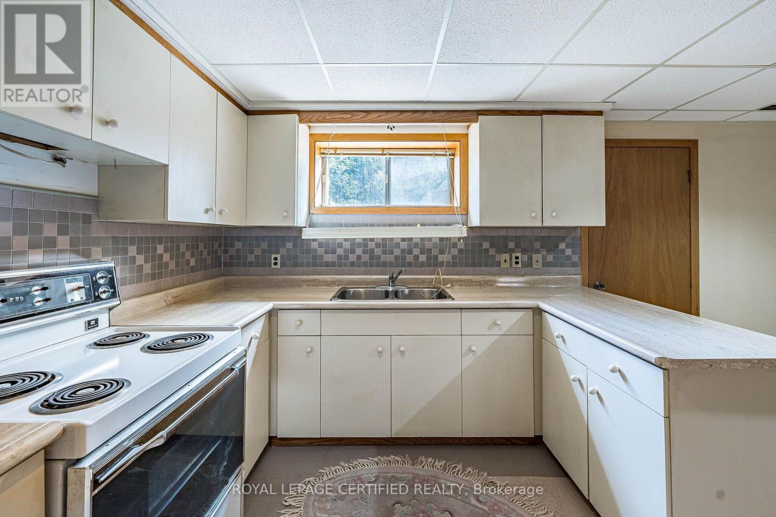 1554 GOLDMAR DRIVE - 41