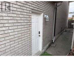 2 Pineridge Drive, Hamilton, ON L9A5K2 Photo 14