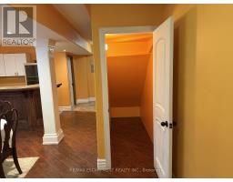 2 Pineridge Drive, Hamilton, ON L9A5K2 Photo 10