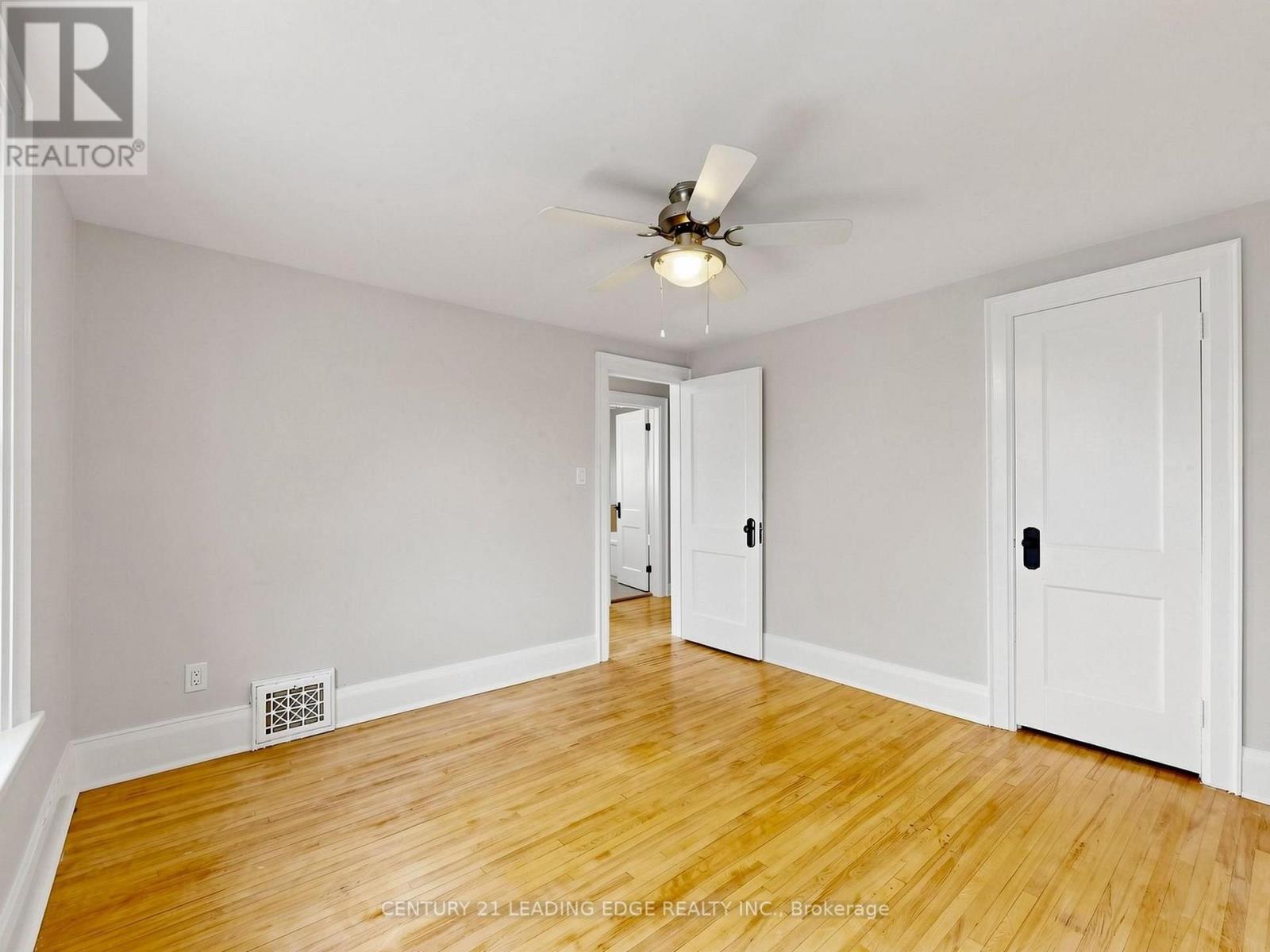 108 Frederick Street, Oshawa, ON photo 11