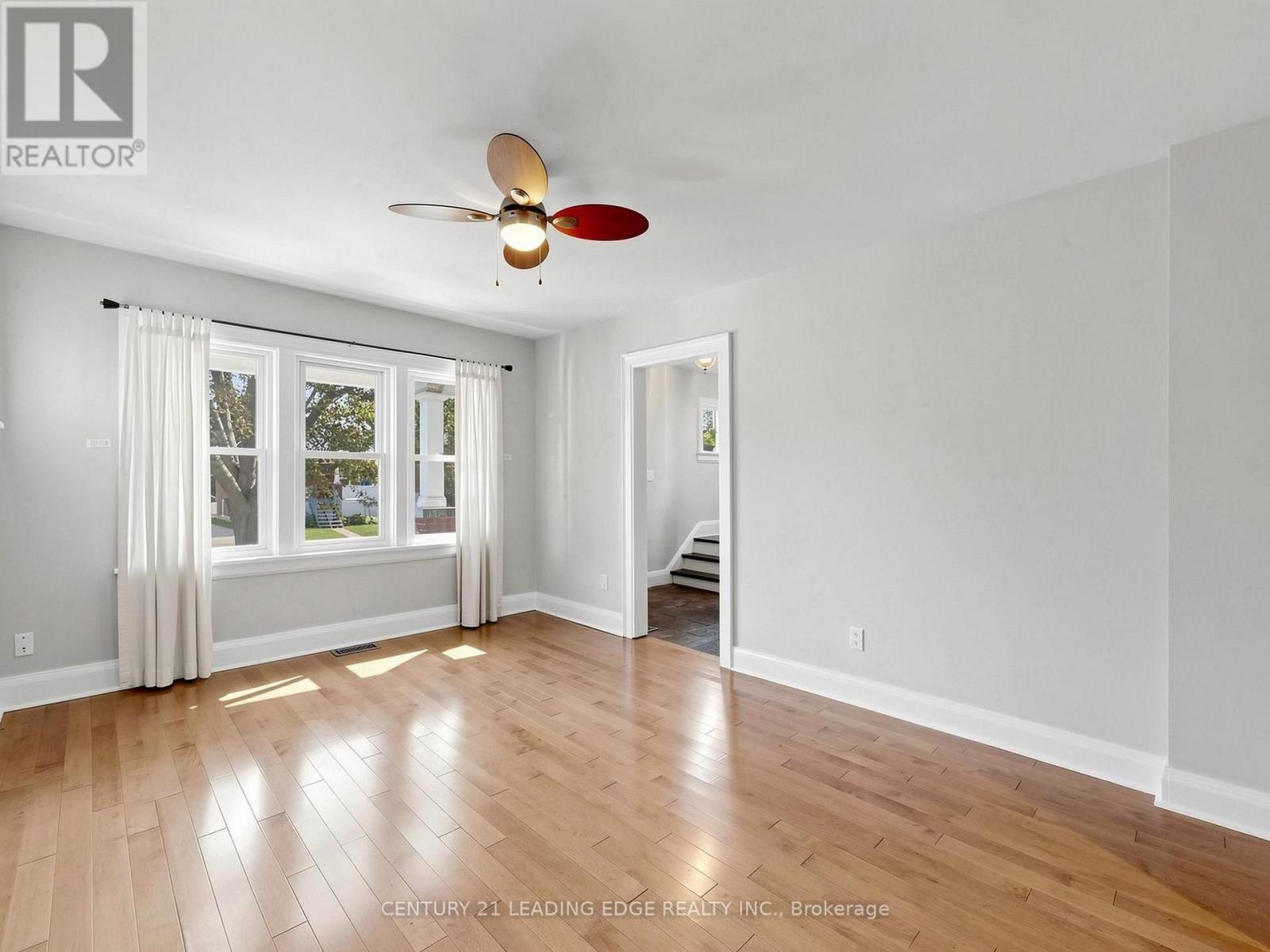 108 Frederick Street, Oshawa, ON photo 3