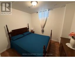 2 Pineridge Drive, Hamilton, ON L9A5K2 Photo 9