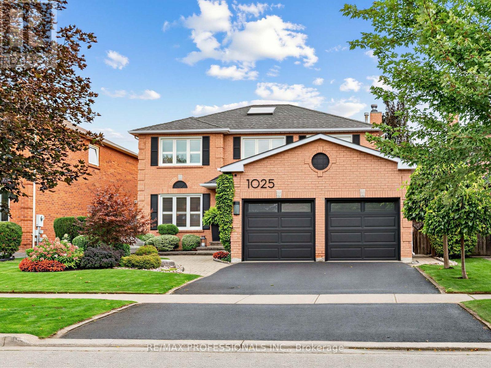 1025 Moorelands Crescent, Pickering, ON