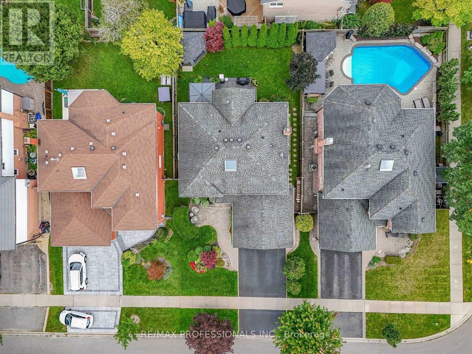 1025 Moorelands Crescent, Pickering, ON photo 39