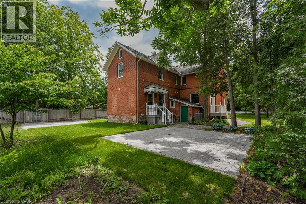 262 Main Street West — photo 42