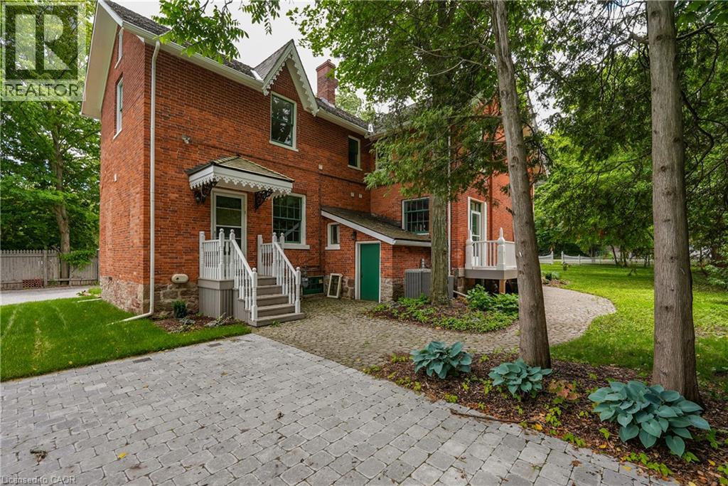 262 Main Street West — photo 43