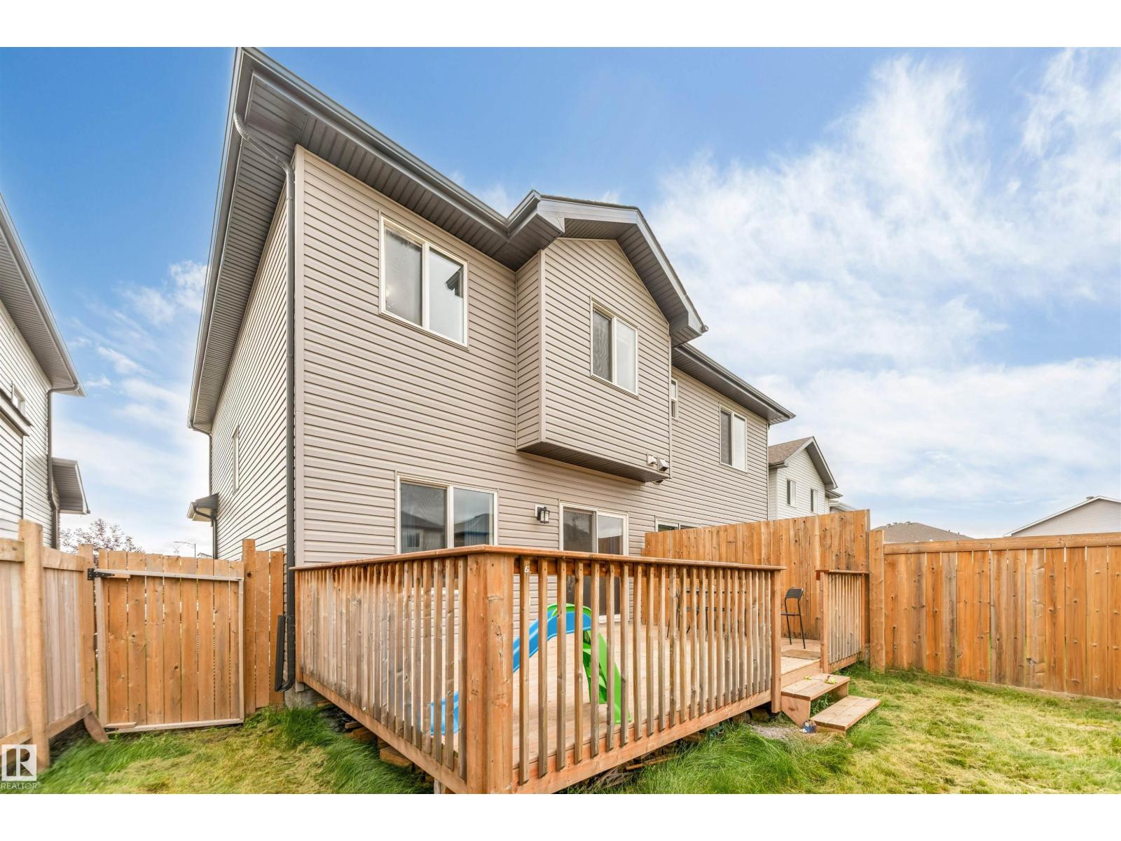 2004 15 AV NW - 3