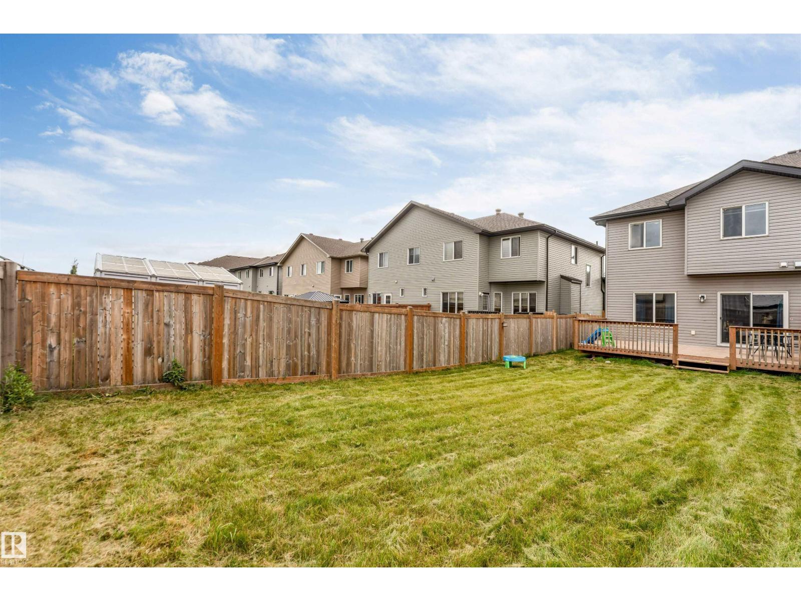 2004 15 AV NW - 4