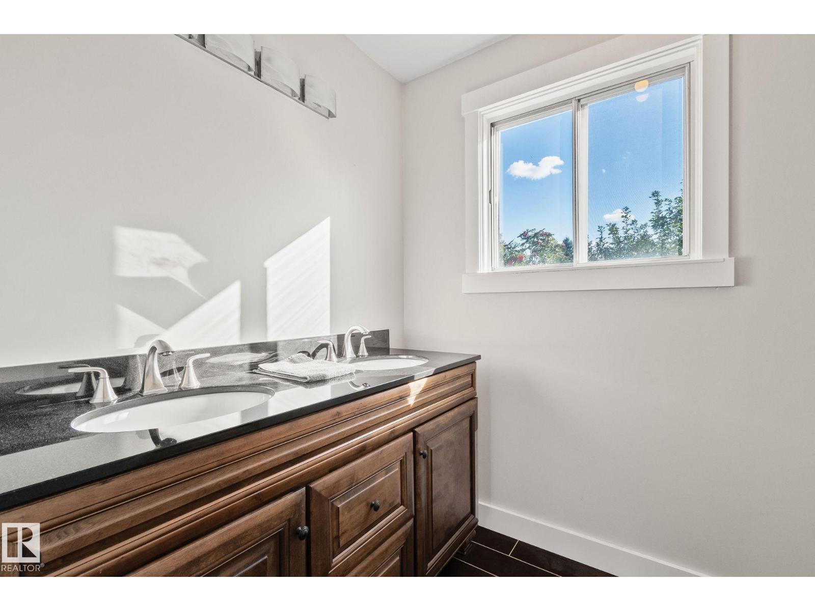 12403 29A AV NW - 27
