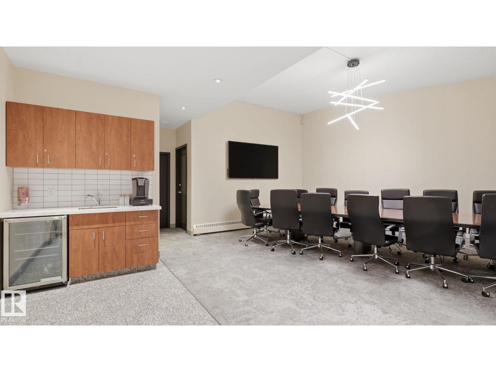 #1803 9916 113 ST NW - 32