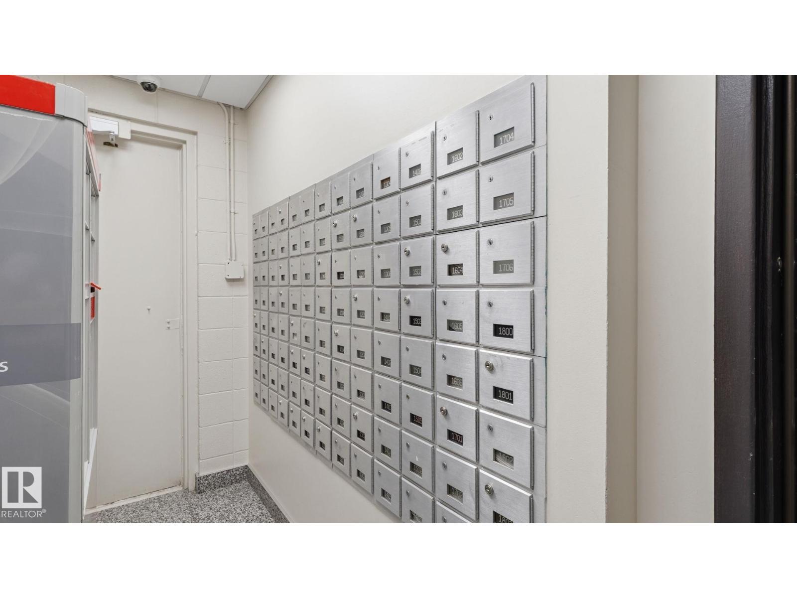 #1803 9916 113 ST NW - 37