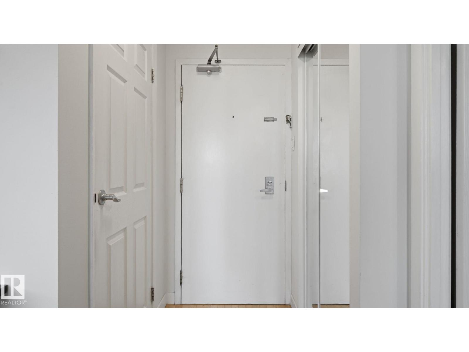 #1803 9916 113 ST NW - 7