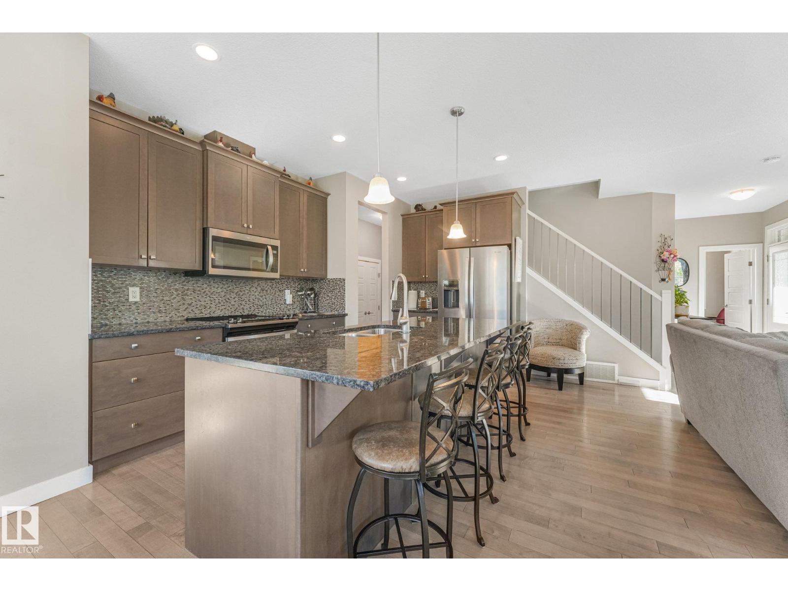 100 RIDEAU PL - Image 15