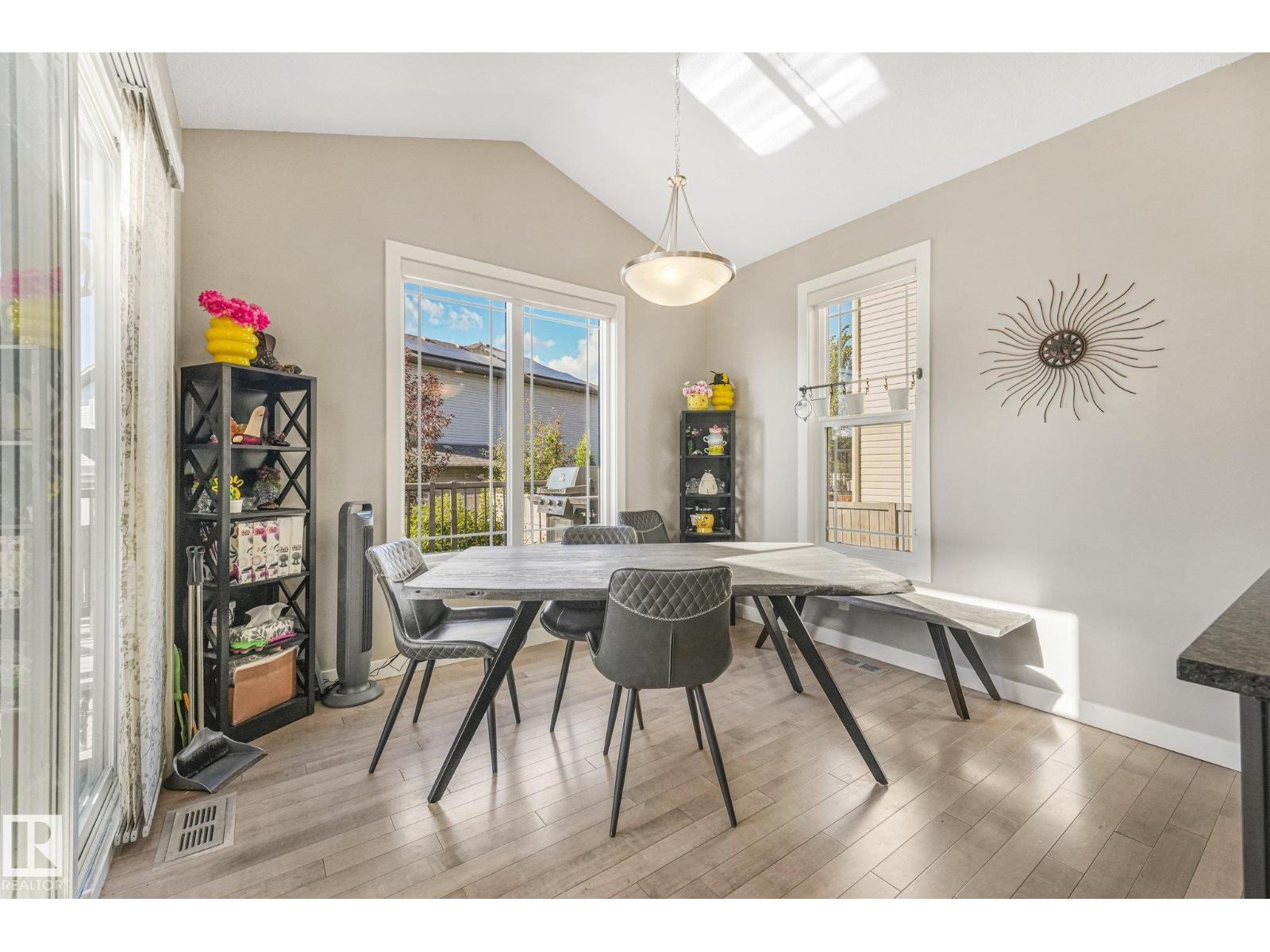 100 RIDEAU PL - 16