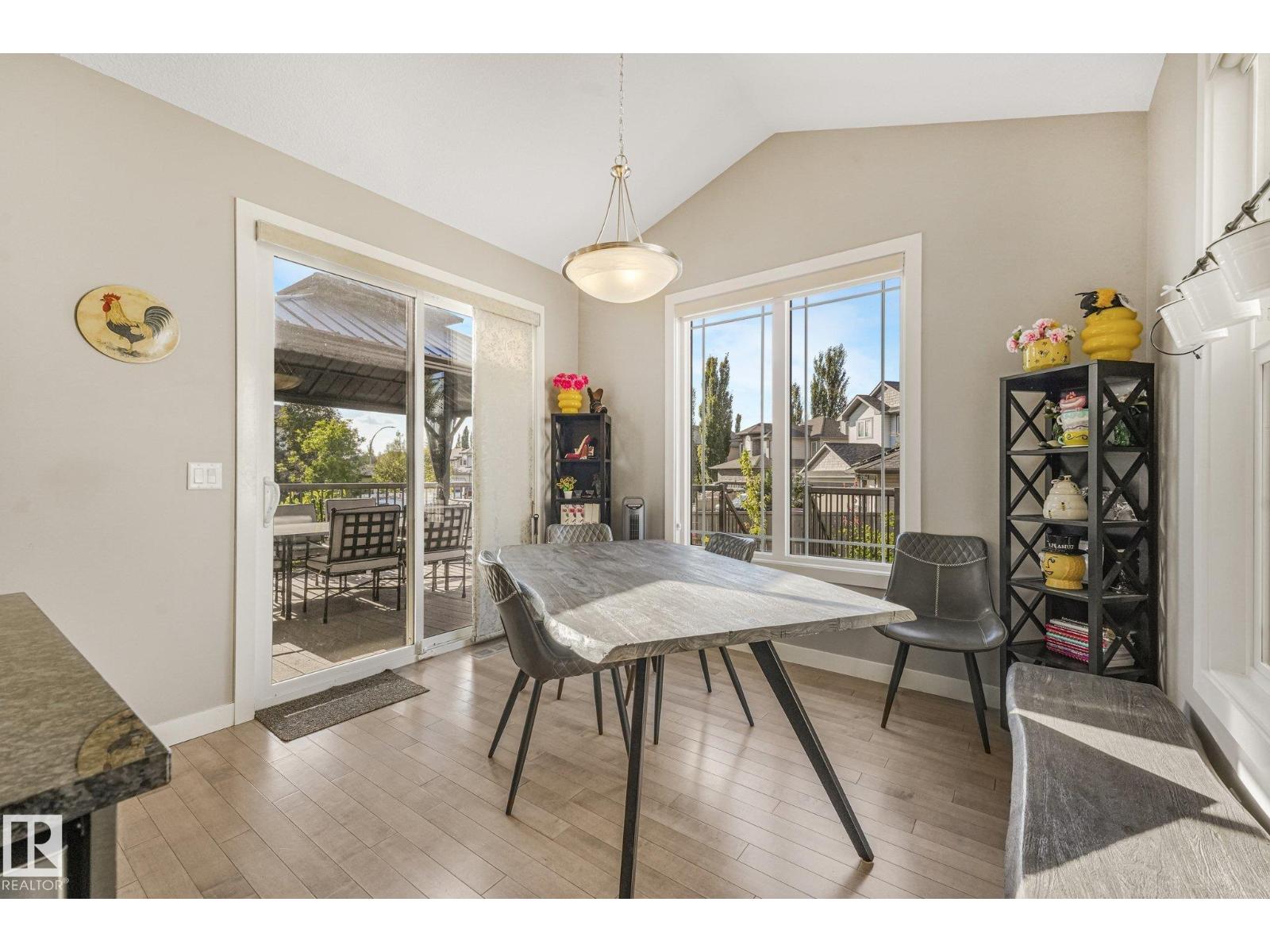 100 RIDEAU PL - Image 17