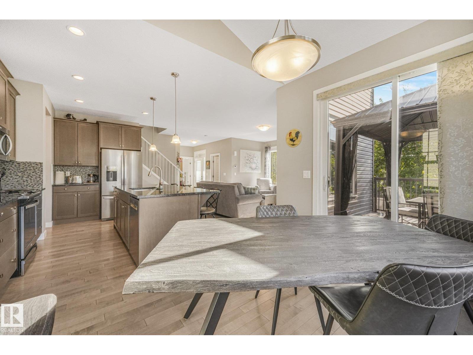 100 RIDEAU PL - Image 18
