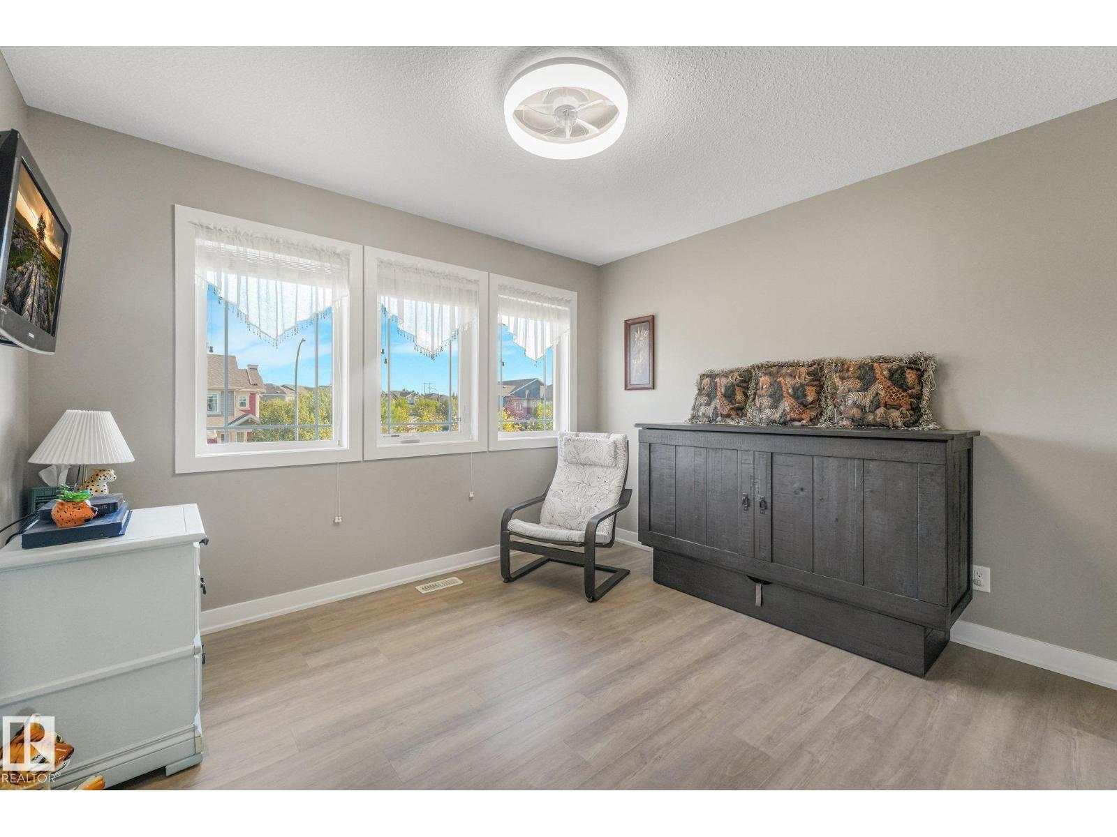 100 RIDEAU PL - Image 35