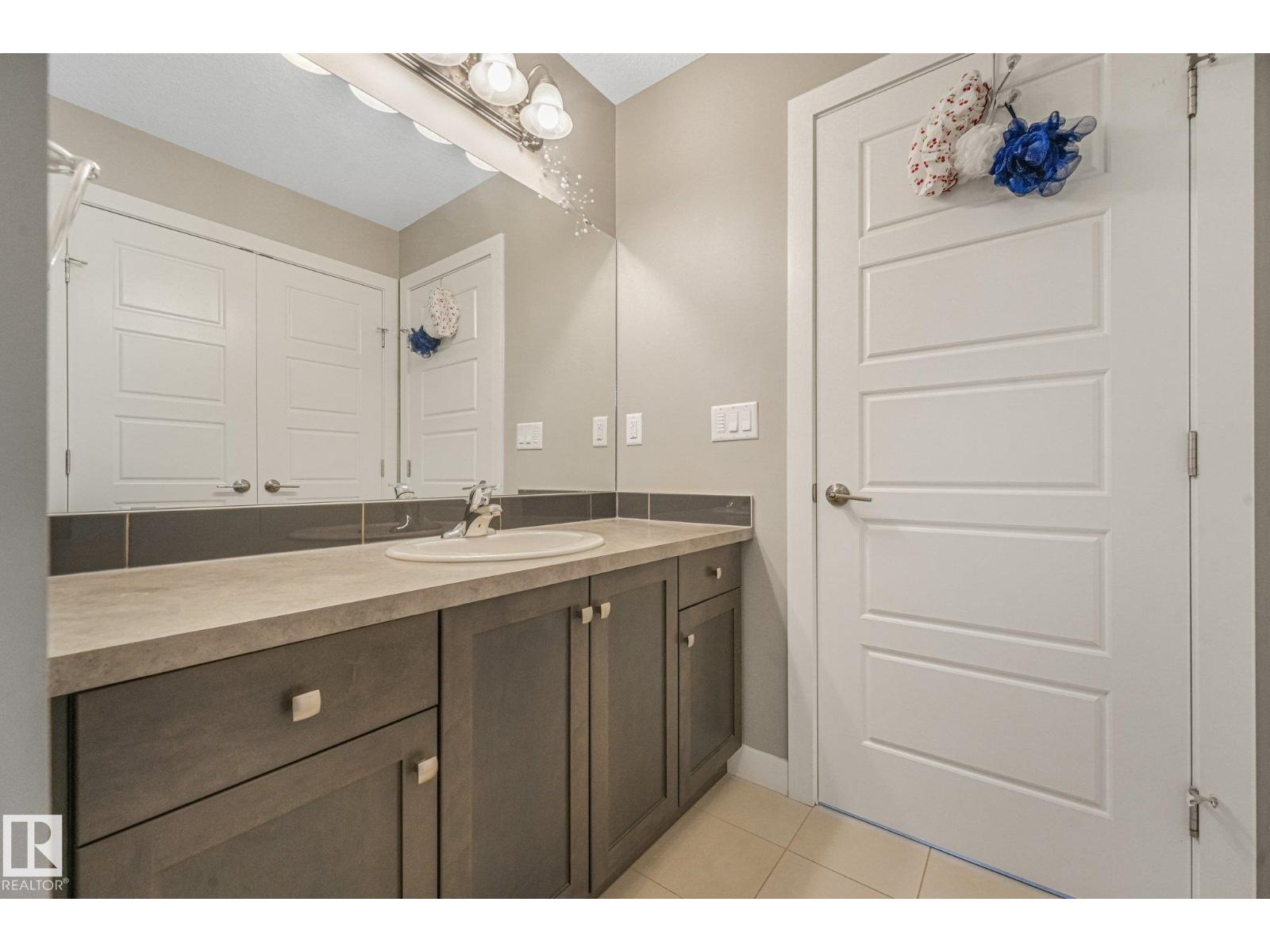 100 RIDEAU PL - Image 40