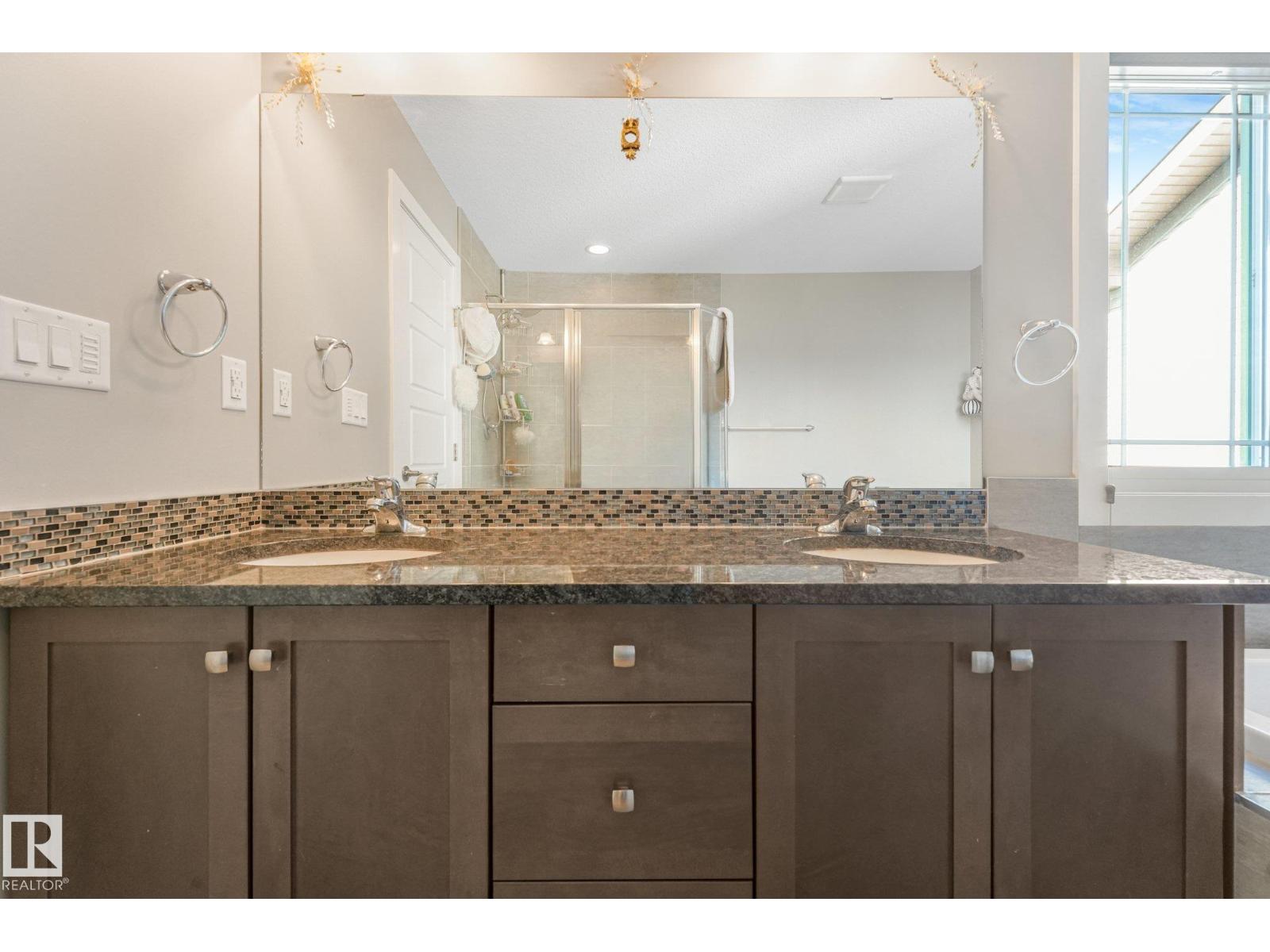 100 RIDEAU PL - Image 47