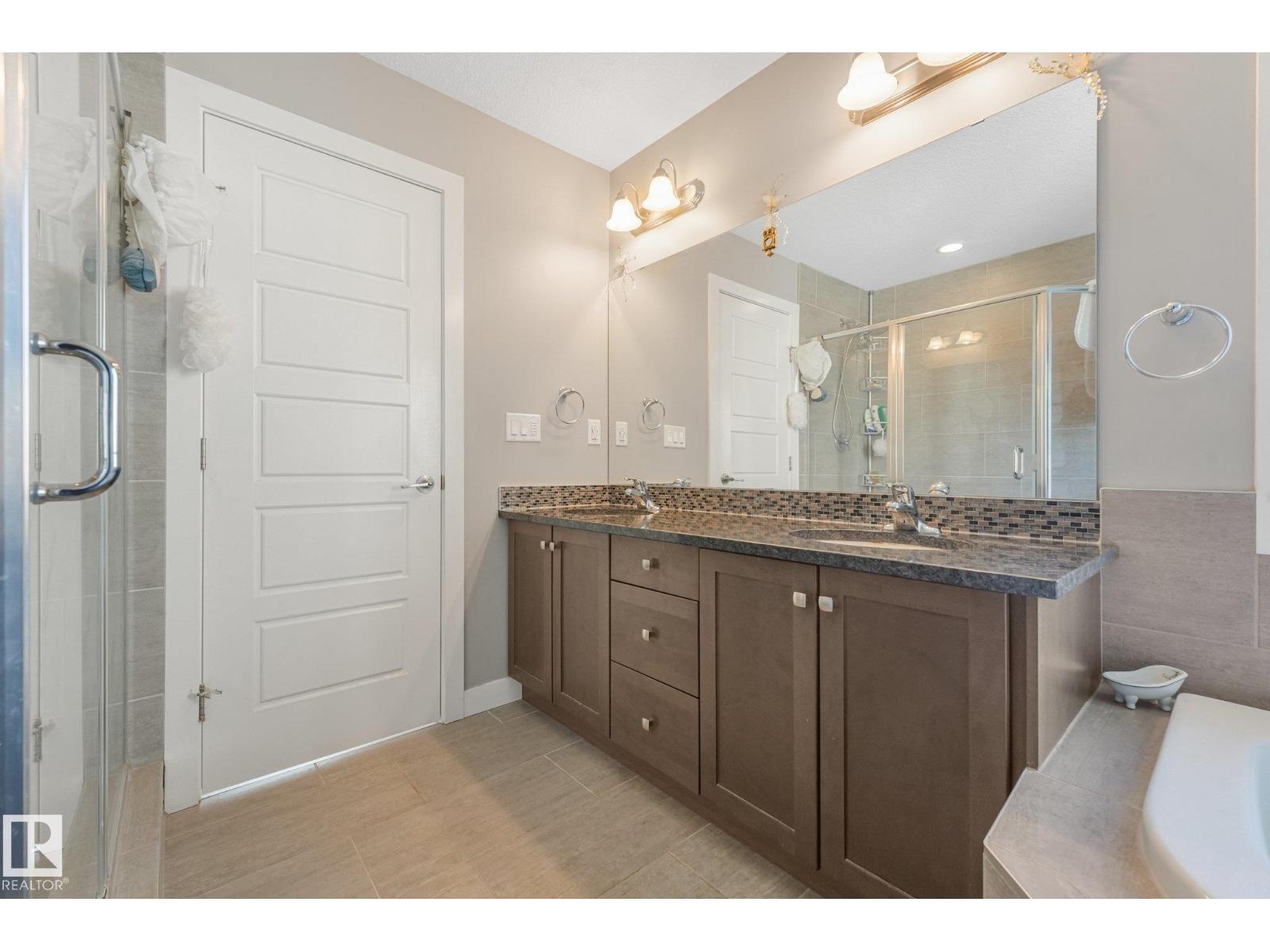 100 RIDEAU PL - Image 48