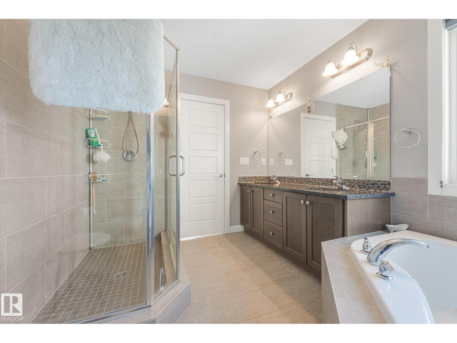100 RIDEAU PL - Image 50