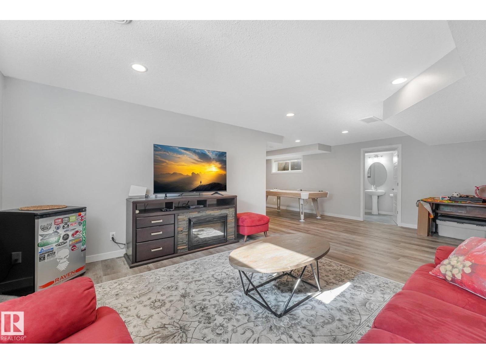 100 RIDEAU PL - Image 54