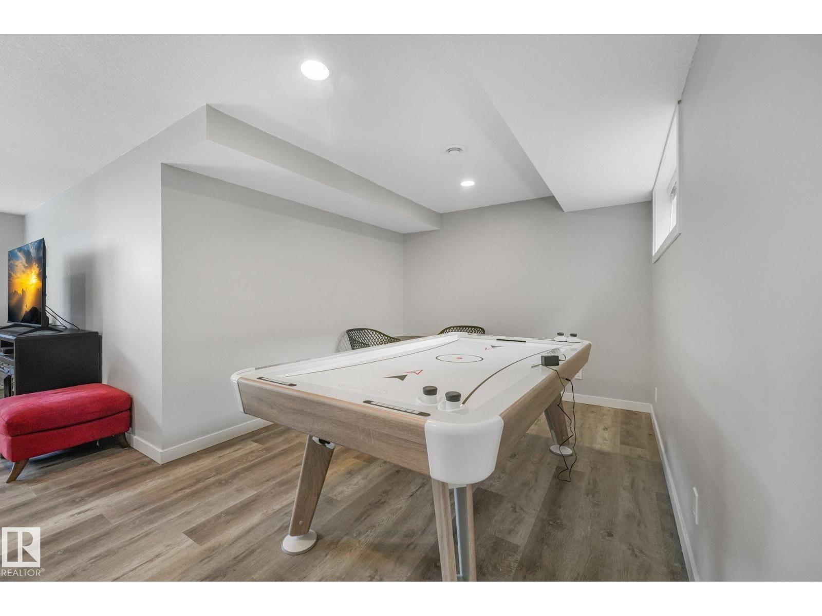 100 RIDEAU PL - 58