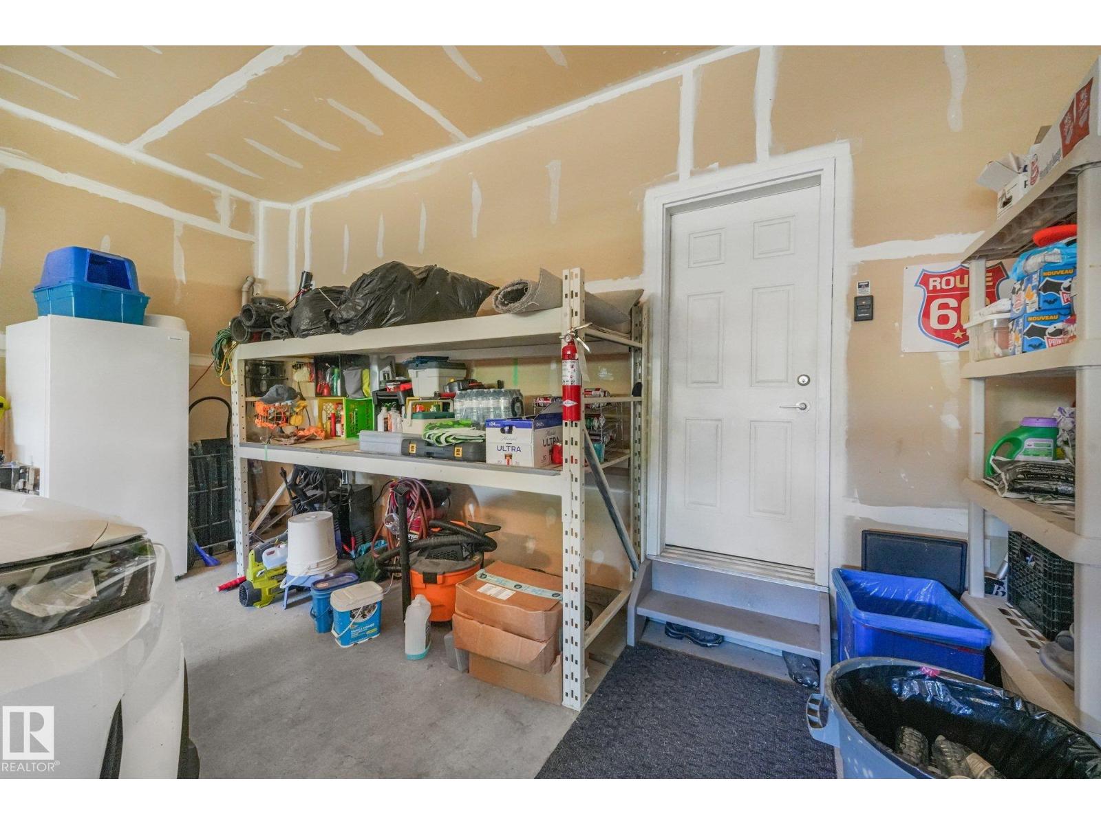 100 RIDEAU PL - 64