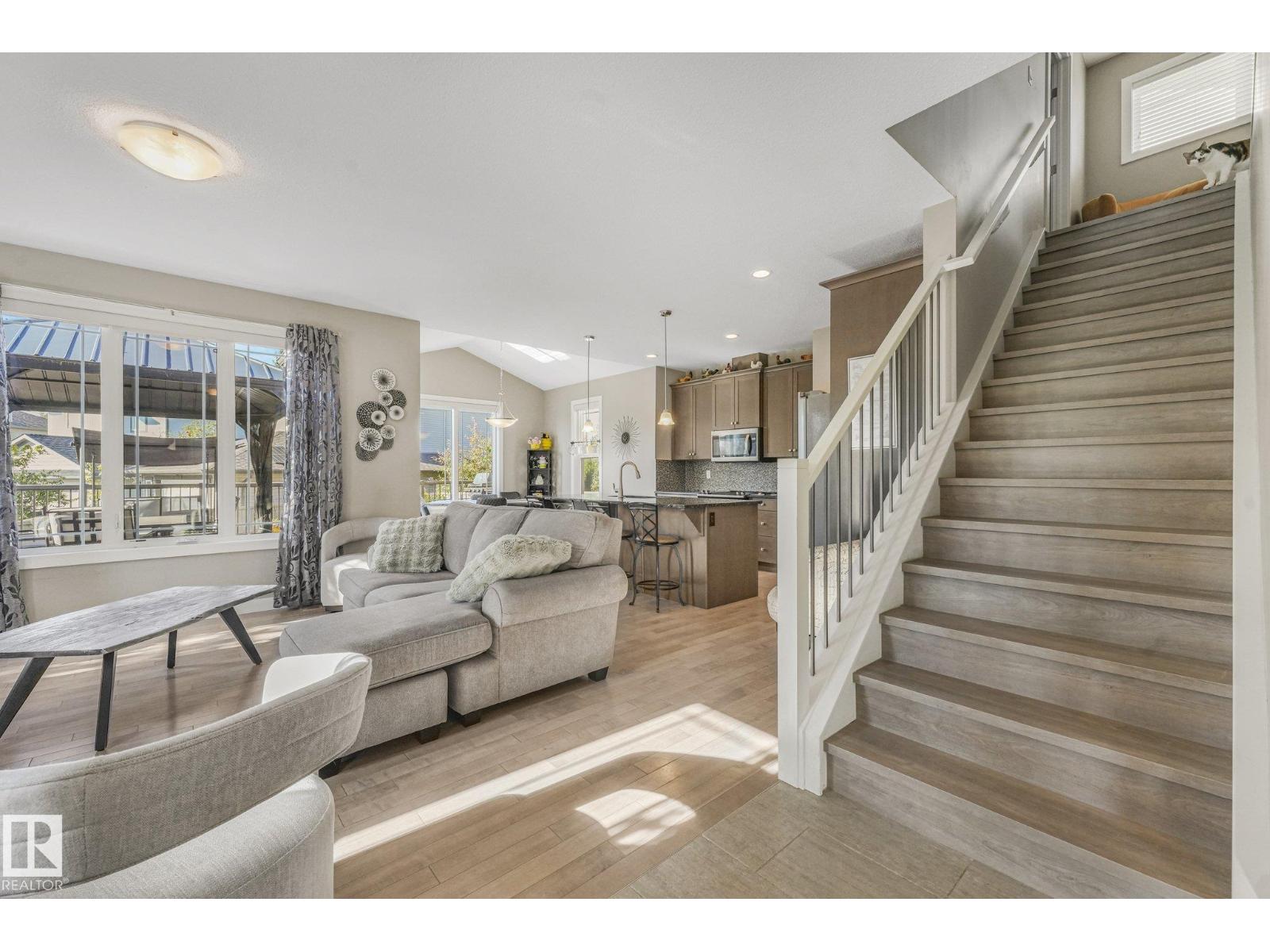 100 RIDEAU PL - Image 8